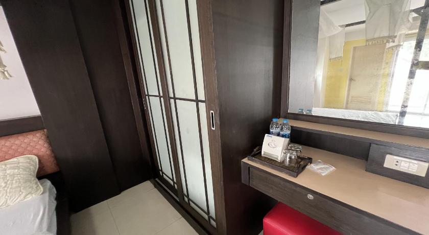 Bangkok Pongsatorn Mansion 3-Star Guesthouse exterior