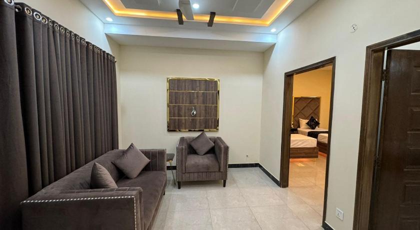 Gold Pine Hotel Lahore – Lahore, WI