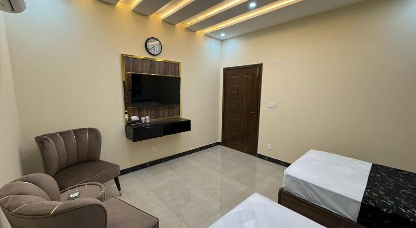 Gold Pine Hotel Lahore – Lahore, WI
