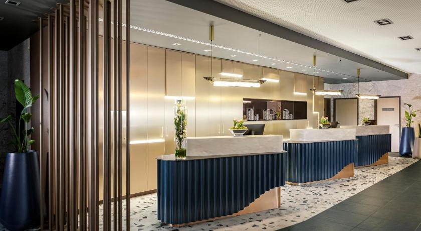 柏林 NH Berlin Kurfurstendamm 4星级 酒店 泳池