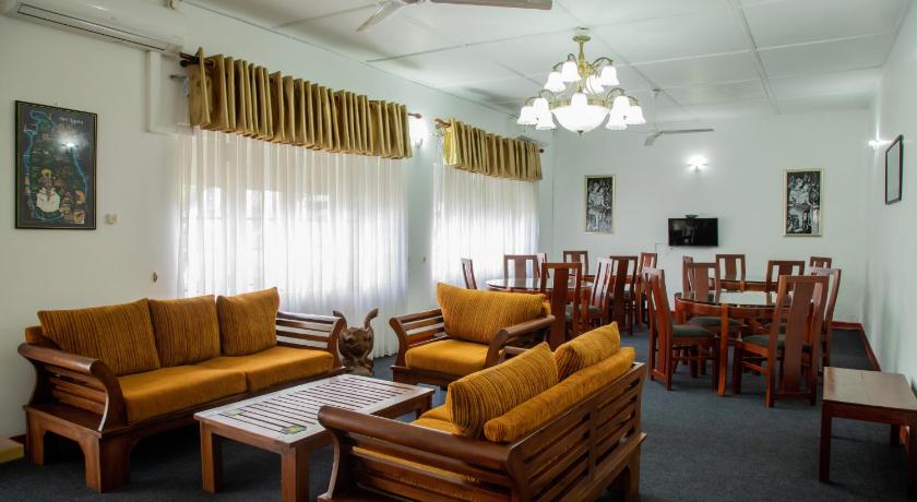 Cozy Nest Kandy Villa - image 2