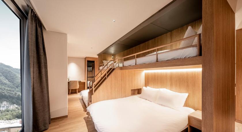 Image of Sky Suite Bunker 4