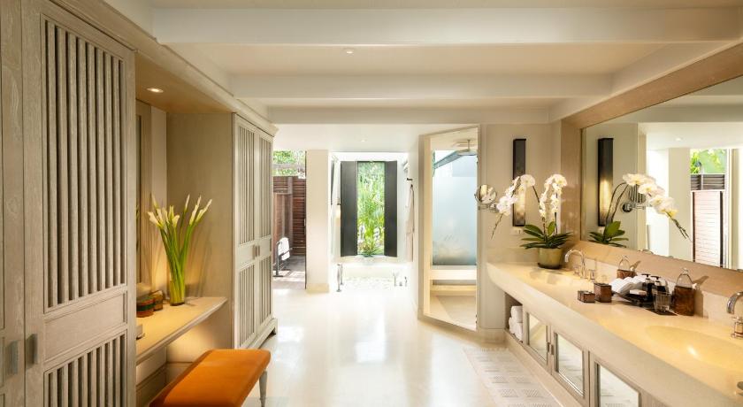 Фото: Королевская вилла Jim Thompson с 2 спальнями (2-Bedroom Royal Villa By Jim Thompson) 8