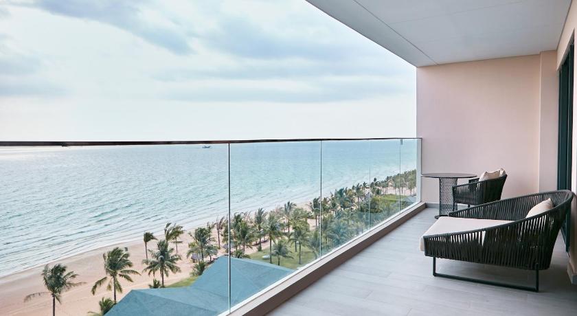 Crowne Plaza Phu Quoc Starbay Hotel (Phu Quoc Island) - Deals, Photos ...