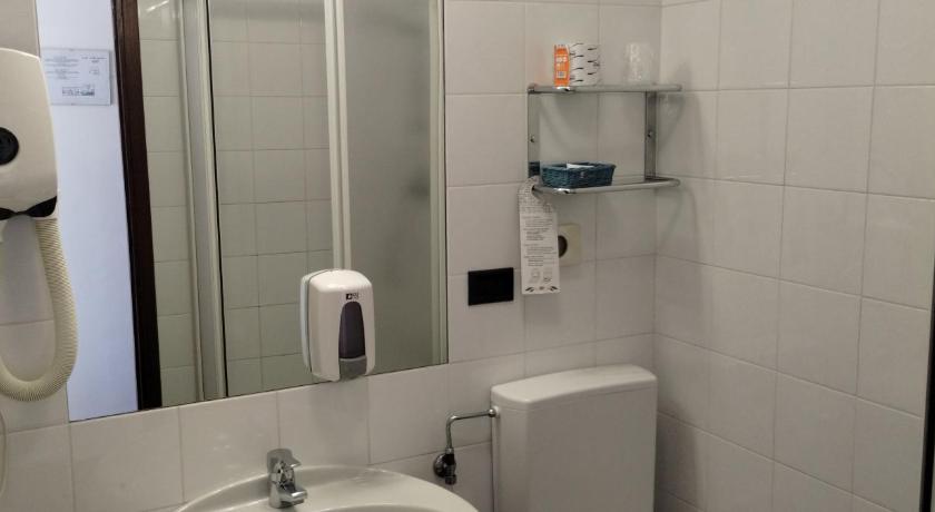 Фото: Одноместный номер с видом на море (Single Room Sea View) 10