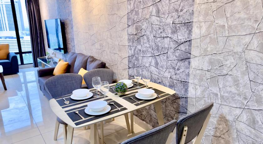 新山 MidValley Southkey Mosaic 5-9pax SmartTV 70inch - Netflix SM 4星级 民宿 泳池