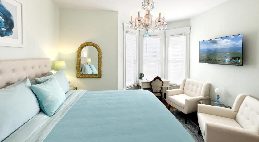 Pleasantville (NY) Shadowcrest 4-Star Accommodation suite