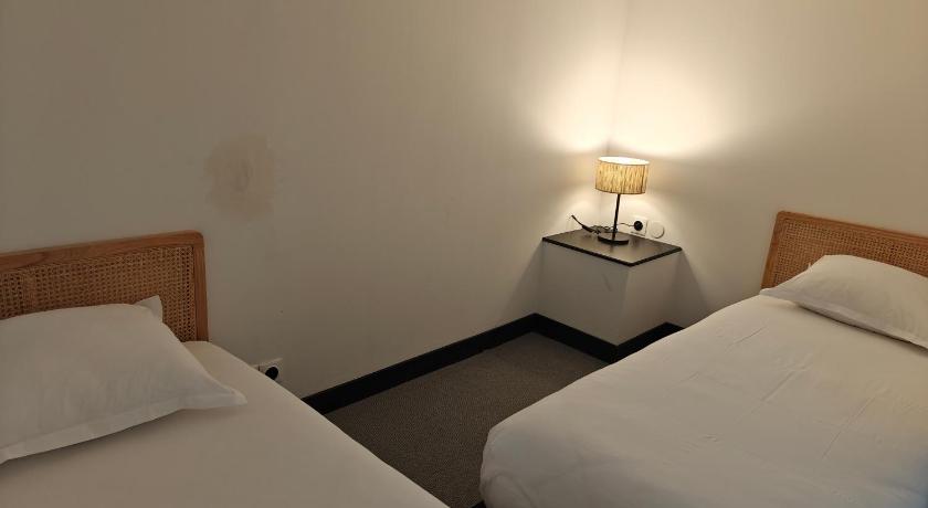 Image of Superior Family Room 5