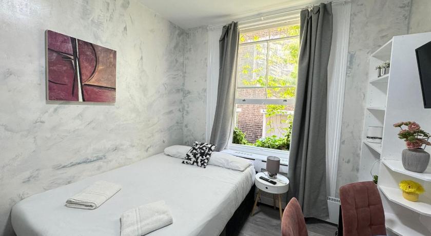 Image of One-Bedroom Apartment 3