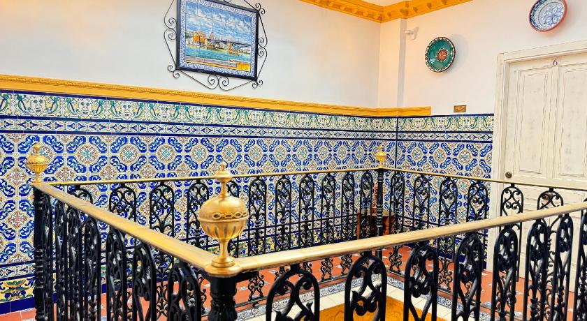 Sevilla Palace House Hercules Apartments 3-Star Guesthouse view