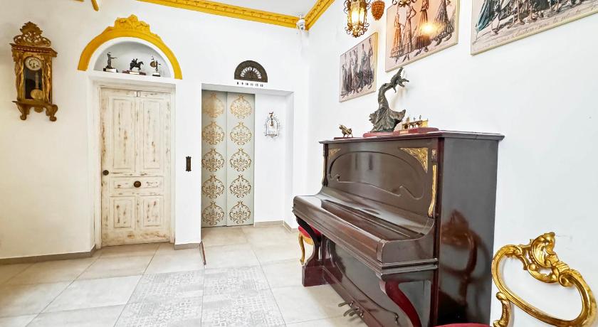 Sevilla Palace House Hercules Apartments 3-Star Guesthouse pool