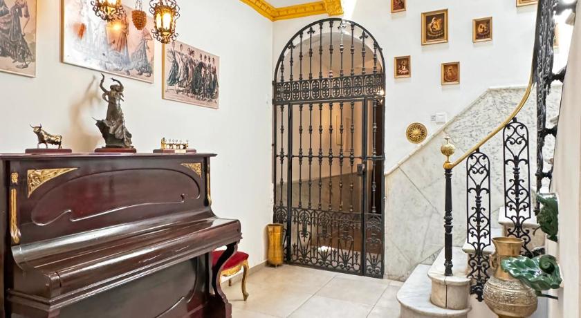 Sevilla Palace House Hercules Apartments 3-Star Guesthouse restaurant
