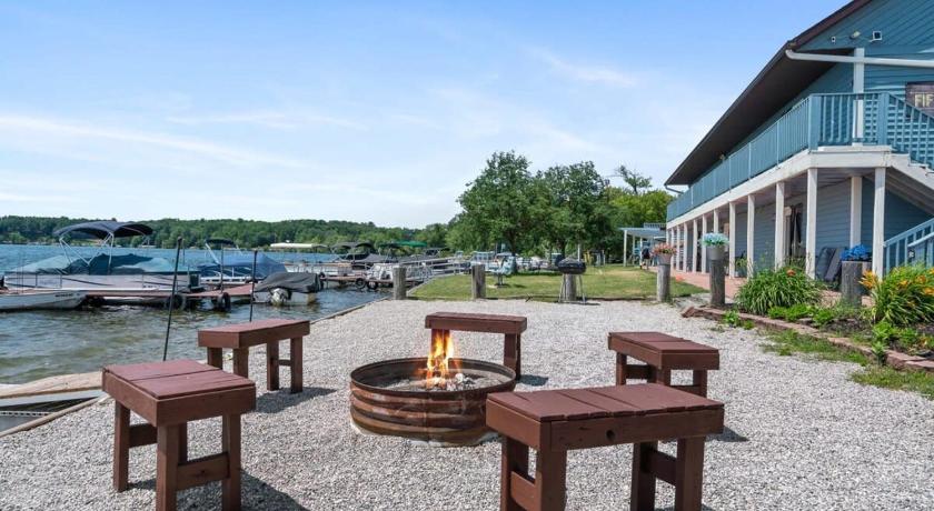 파이프 레이크 Fife Lake Lodge 2BR Loft with Kitchen & Lake Views 4성급 숙소 외관