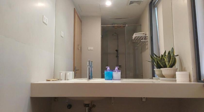 Hanoi Quiet Hoang Quoc Viet Hotel & apartment 4-Star Guesthouse suite