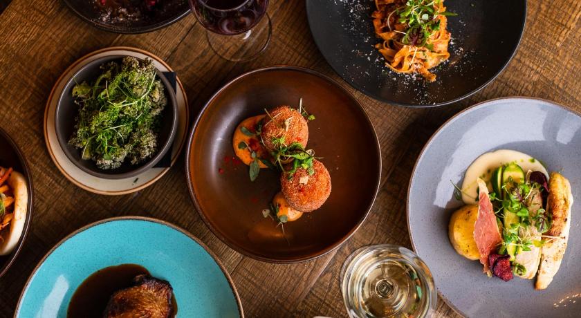 オングル The Talbot Hotel, Oundle , Near Peterborough - The Coaching Inn Group 4つ星 ホテル スイート