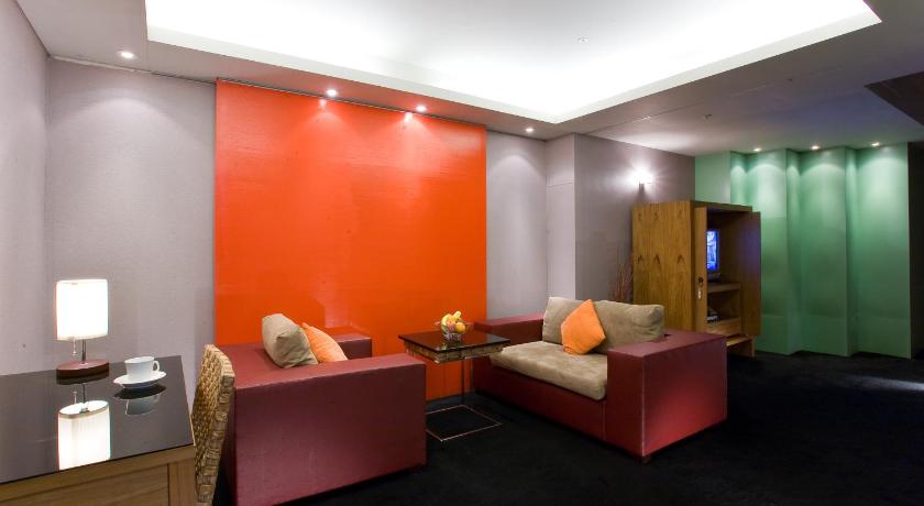 Image of Premier Double Room - no window 3