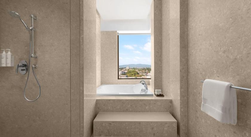 Image of Royal Suite - 2 Bedroom - High Floor - Club Lounge Access - Mountain View 8