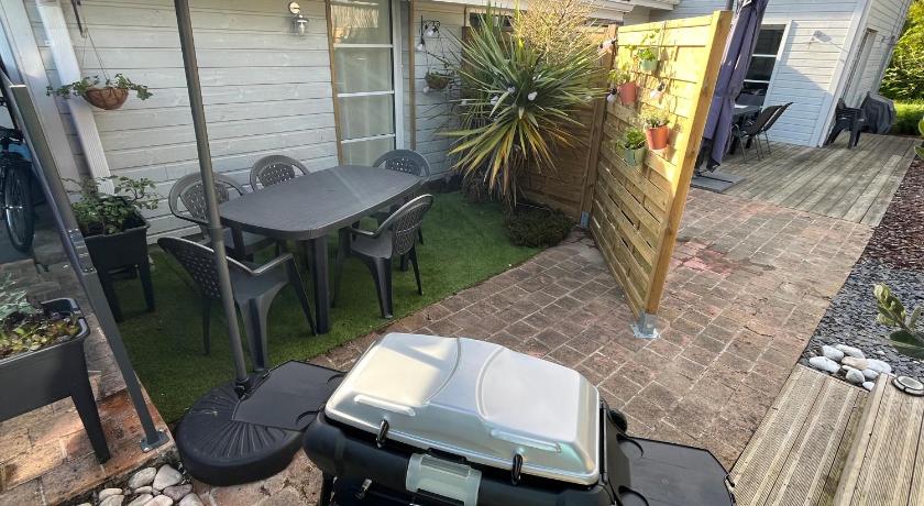 勒隆热龙 Gite BEN & NAD proche du Puy DuFou 4星级 单人房 大堂