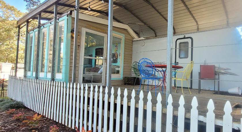 링컨 (AL) Logan Martin Lake Sunroom 4성급 숙소 객실