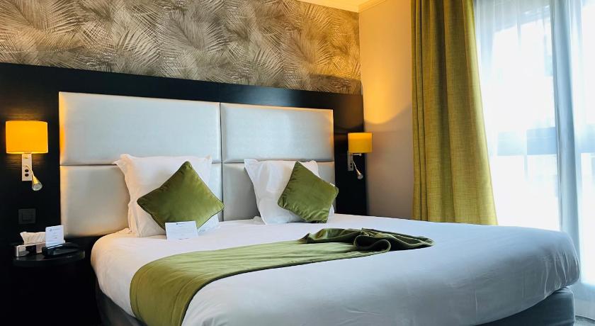 Image of 1 King Bed, Superior Room 0