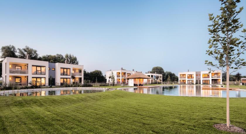 Sonnenchalets — Hotel in Zsira