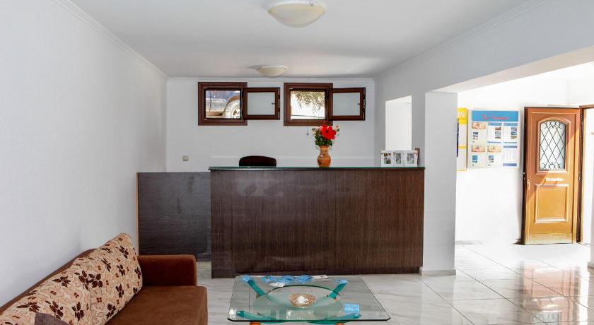 Amoudi Studios Apartments Hotel photo