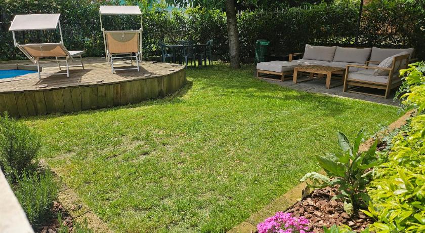 Camera con cucina e piscina a un passo da Torino