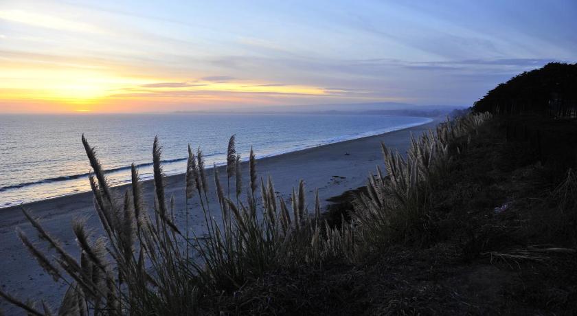 Romantic Getaway to Seascape Villa photo