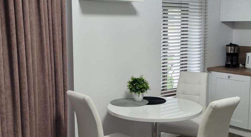 APARTAMENT JARACZA 28/14