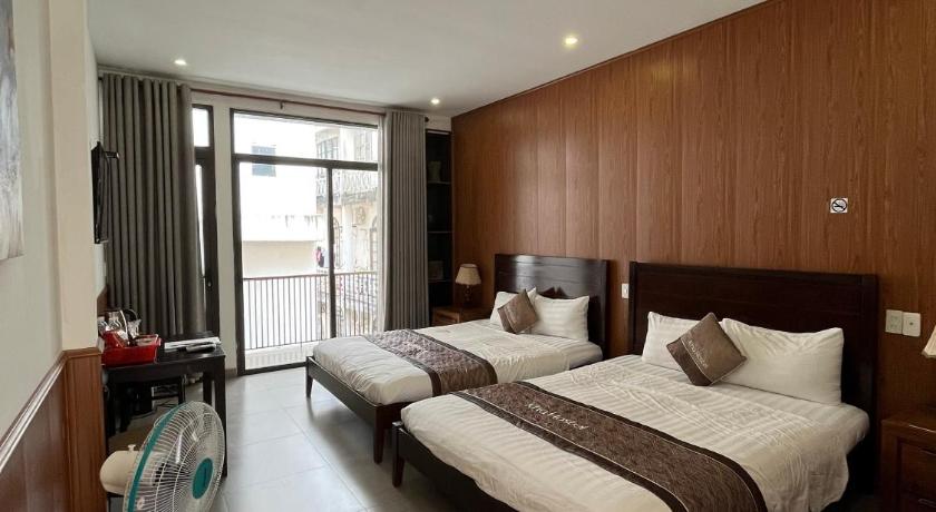 Image of Deluxe Family Room 0