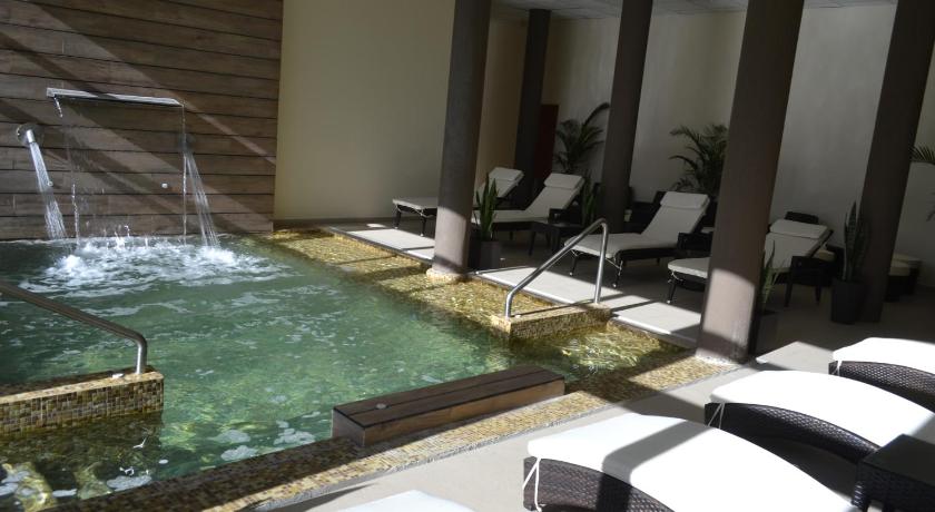 Hotel Plaza photo