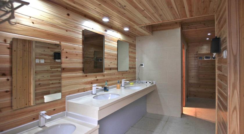 北京 The Great Wall Box House - Beijing 2星级 酒店 泳池