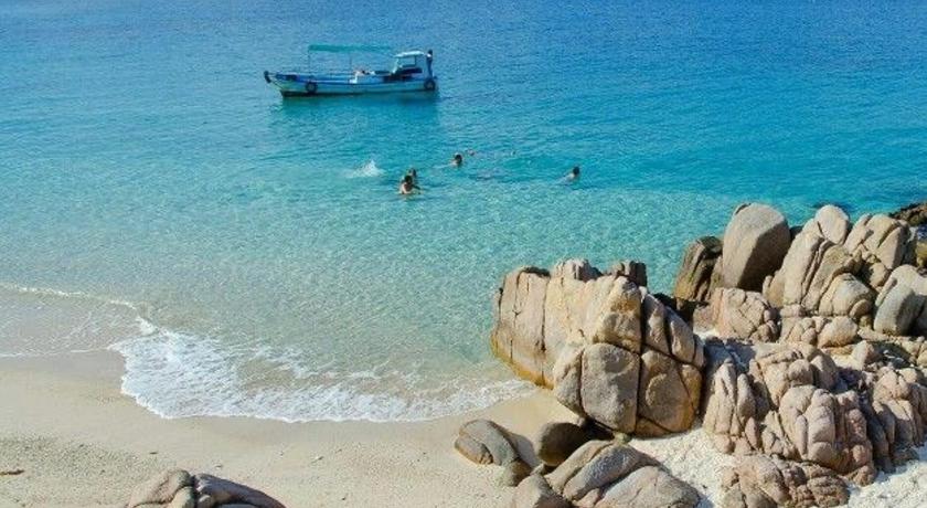 ダナン Lucia Beach Hotel 3つ星 ホテル プール