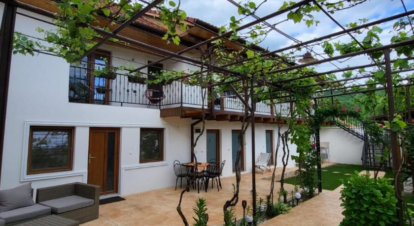 CASA DIN SAT