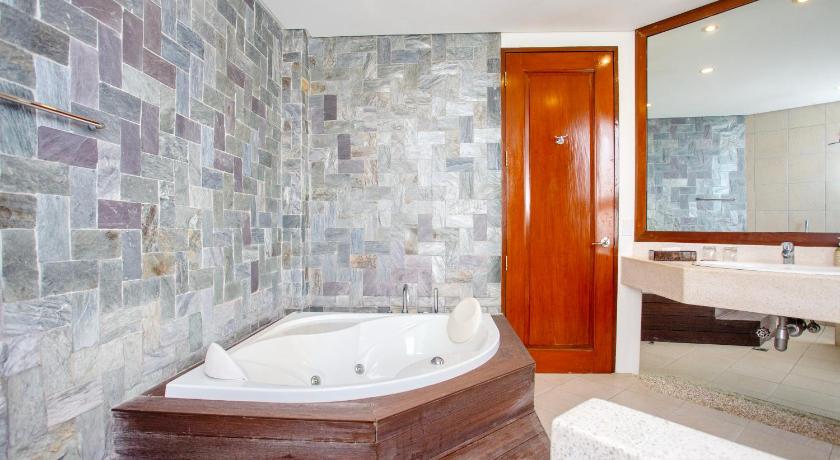 Image of 2 Bedroom Oceanview Executive - Jacuzzi 2