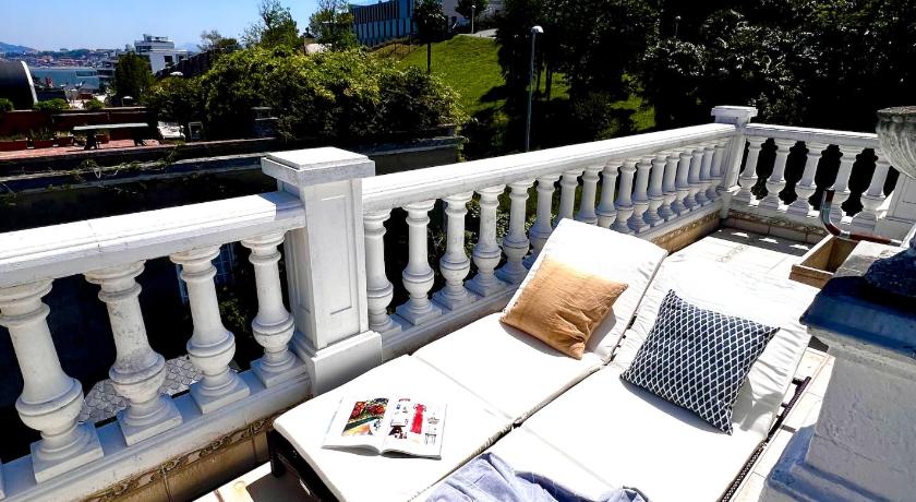 Far Out Inn Pension - image 9