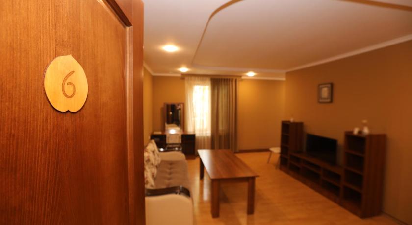 Image of Family Studio 7