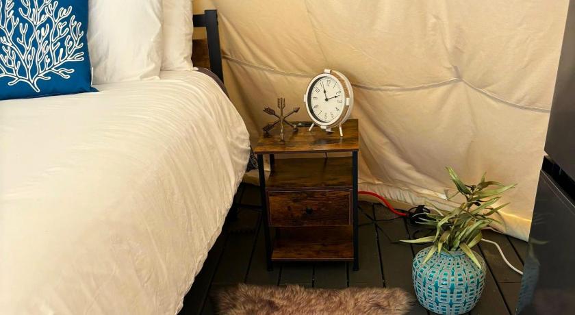 Cave Junction Buck and Does Tipi - 20' - Sleeps up to 4 4-Star Accommodation view