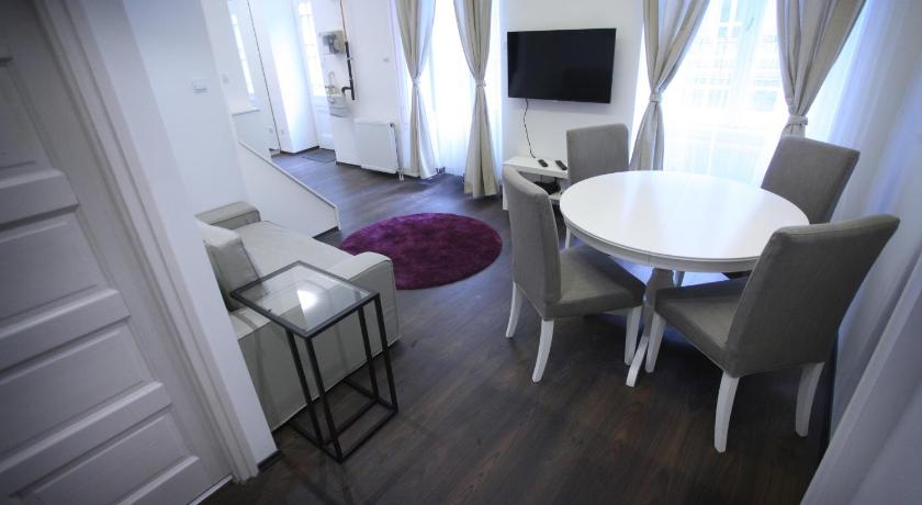 d.Five Chain Bridge Apartment photo