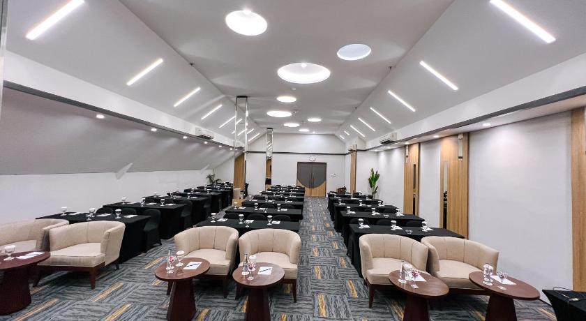 J4 Hotels Legian - image 39
