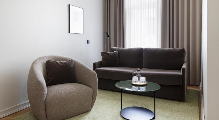 Image of Deluxe Queen Room 5