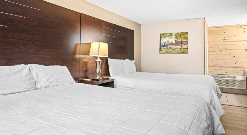 Image of Queen Room with Two Queen Beds 5