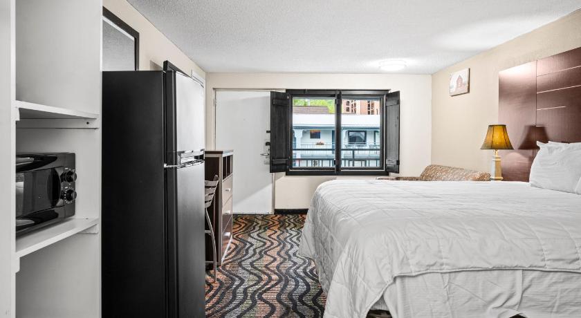 Image of King Room 8