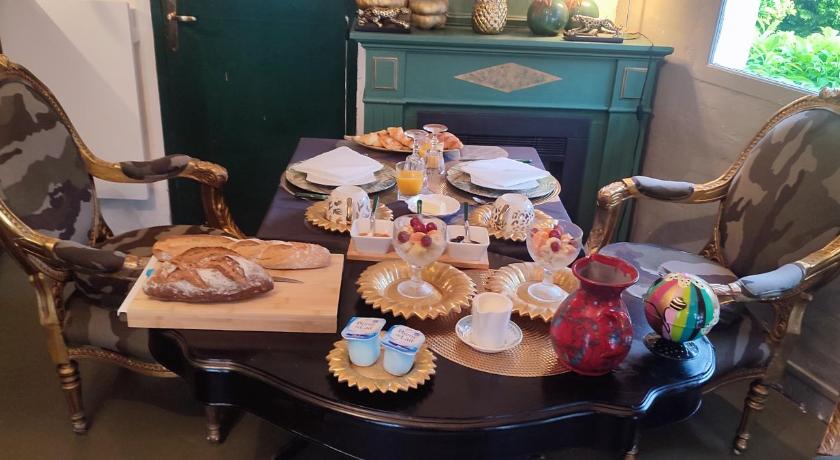 圣吉龙 Domaine Le Lanis Chambre d'hotes avec spa sur reservation 4星级 酒店 景观