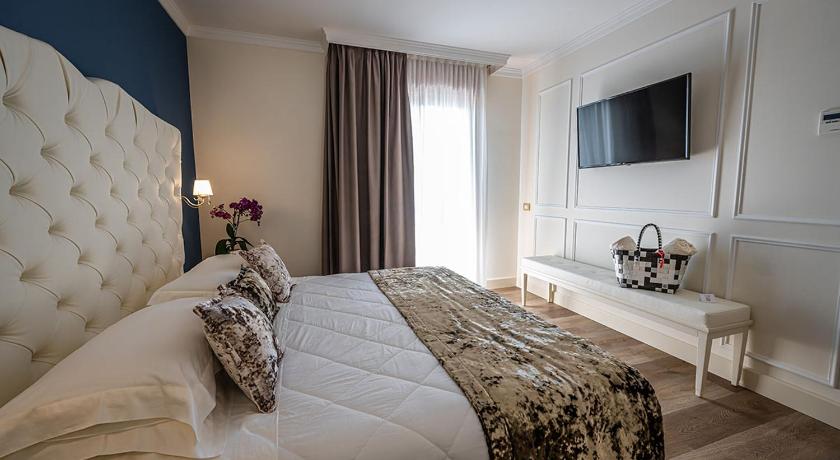 Image of Deluxe Junior Suite 10