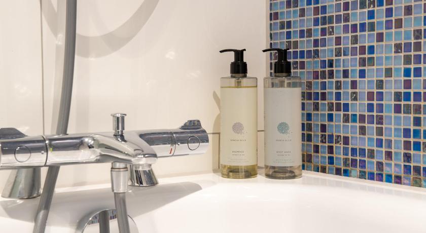 Image of 2 Single Standard 17