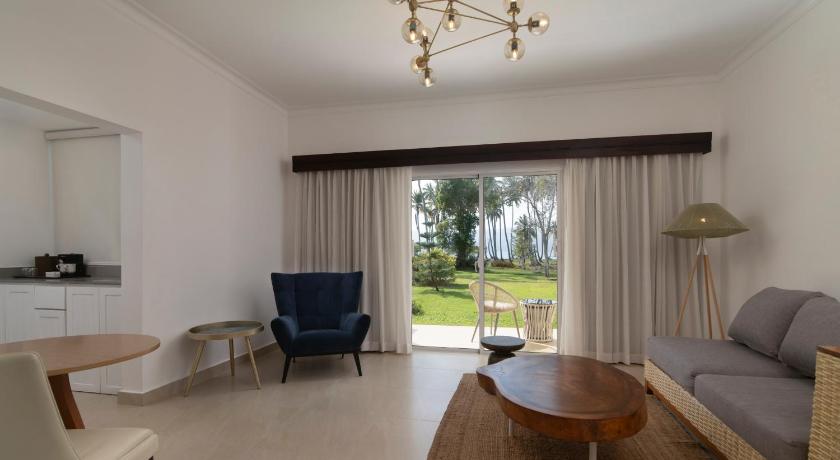 Image of Club Bungalow, Ocean View 3