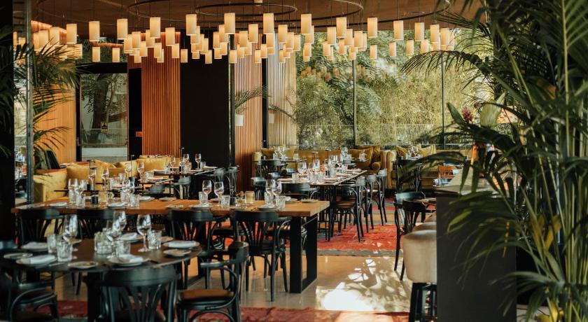 リスボン Memmo Principe Real, a Member of Design Hotels 5つ星 ホテル レストラン