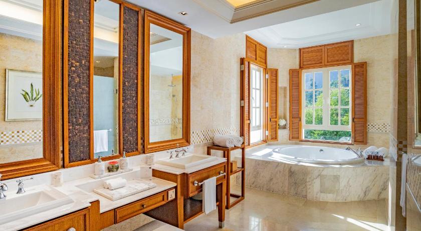 Image of Countess Sea View Suite 11