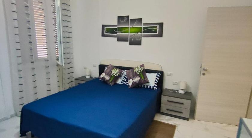 奇维塔诺瓦马尔凯 Amedeo 4星级 单人房 泳池